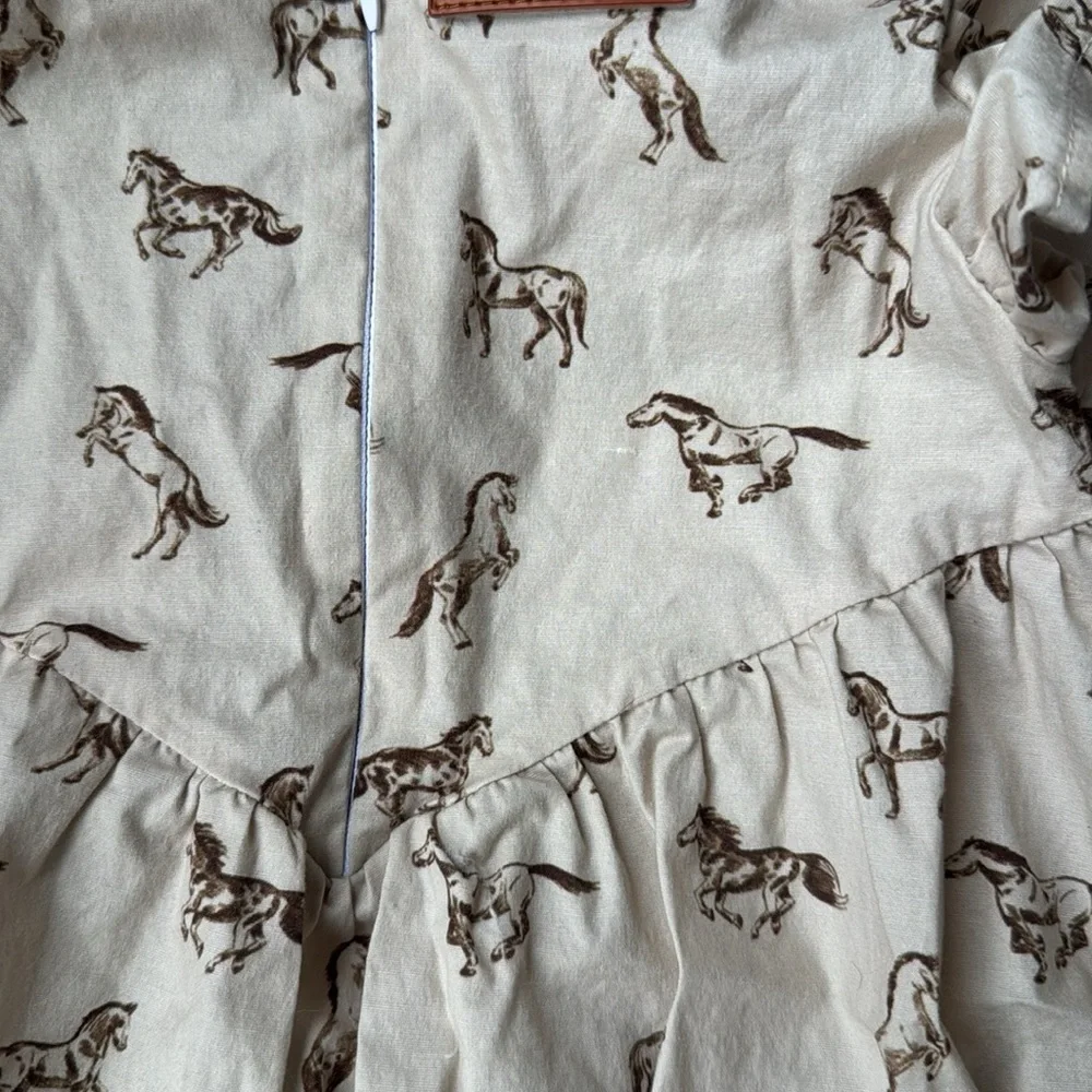 Adorable Beige Baby Romper with Horse Print - Picture 4 of 4